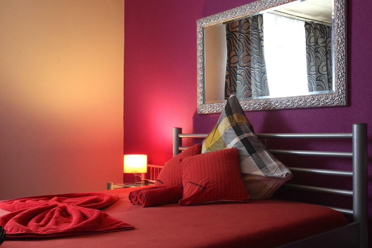 Lustra Stundenhotel - Adults Only Landshut Eksteriør bilde