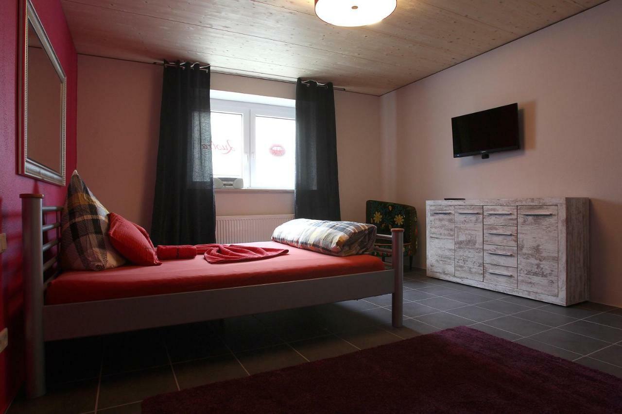 Lustra Stundenhotel - Adults Only Landshut Eksteriør bilde
